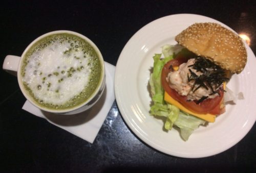 IkariCoffeeバーガーとラテセット